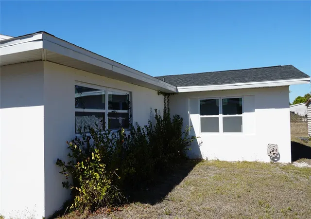 4th image of 3552 Middletown St, Port Charlotte, FL 33952 | MLS# O6385307