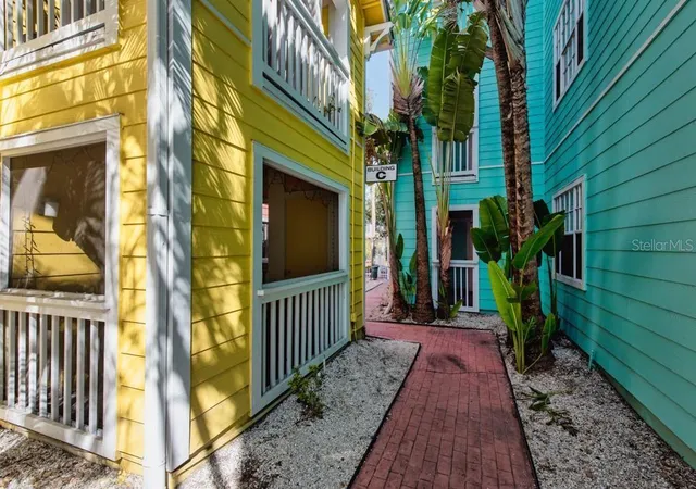 2nd image of 3002 W Cleveland St #C3, Tampa, FL 33609 | MLS# TB8480020
