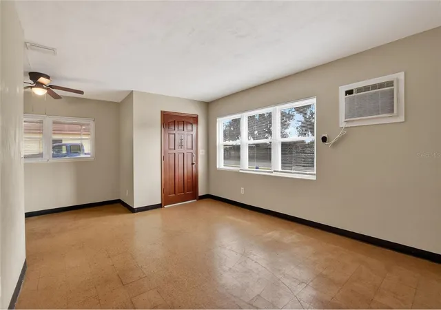3rd image of 1248 Woodland Ave, Lakeland, FL 33801 | MLS# L4959714
