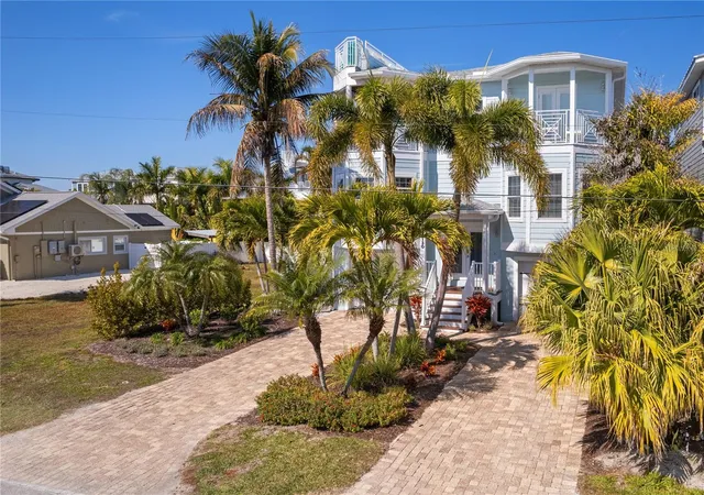 3rd image of 130 50Th St, Holmes Beach, FL 34217 | MLS# A4683830
