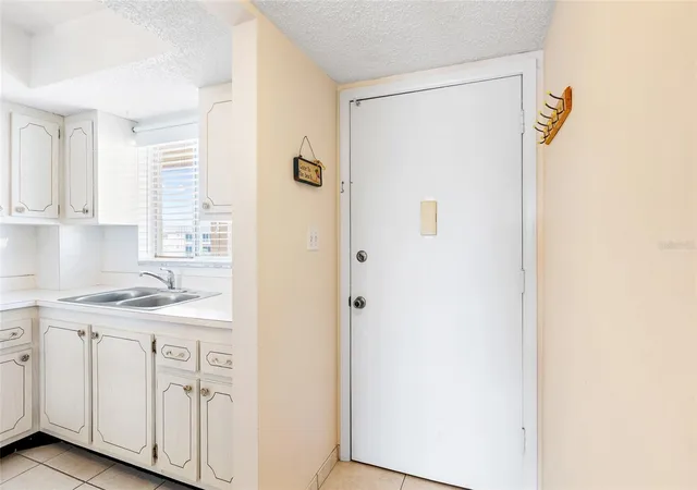 4th image of 3959 Lake Bayshore Dr, Bradenton, FL 34205
