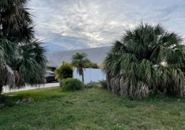 3rd image of 5008 Ensign Loop, New Port Richey, FL 34652 | MLS# O6385412