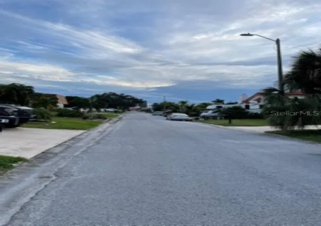 4th image of 5008 Ensign Loop, New Port Richey, FL 34652 | MLS# O6385412