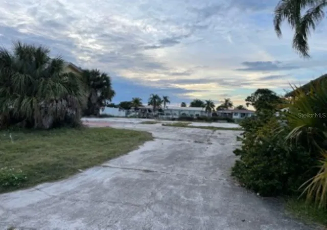 10th image of 5008 Ensign Loop, New Port Richey, FL 34652 | MLS# O6385412