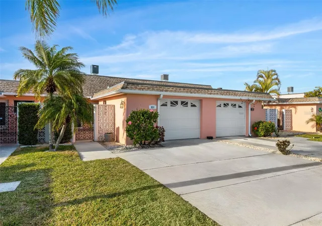3rd image of 651 Boca Ciega Point Blvd S, Saint Petersburg, FL 33708 | MLS# O6385415