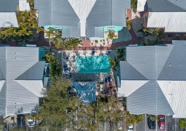 2nd image of 3002 W Cleveland St, TAMPA, FL 33609