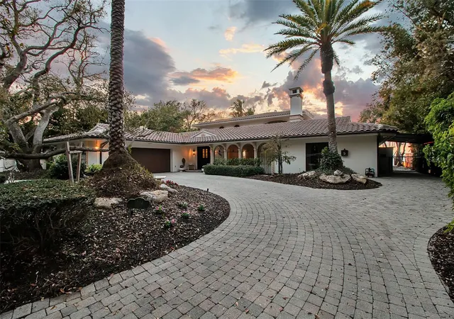 3rd image of 1504 S Lodge Dr, Sarasota, FL 34239 | MLS# A4683855