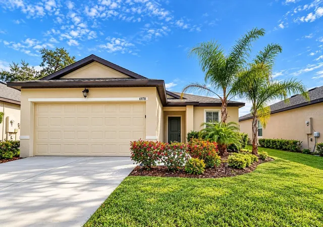 Photo 2 of Single family home for sale at 6978 Faben Ln, Zephyrhills, FL 33542 | MLS# TB8480187 | Listing updated on 2026-10-08