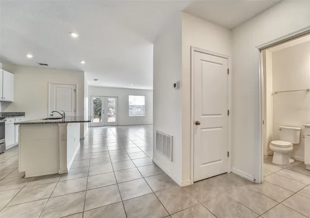 Photo 3 of Single family home for sale at 6978 Faben Ln, Zephyrhills, FL 33542 | MLS# TB8480187 | Listing updated on 2026-10-08