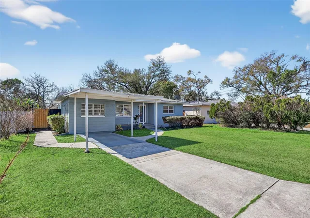 Photo 1 of Single family home for sale at 2714 W Grace St, Tampa, FL 33607 | MLS# TB8480193 | Listing updated on 2026-09-28
