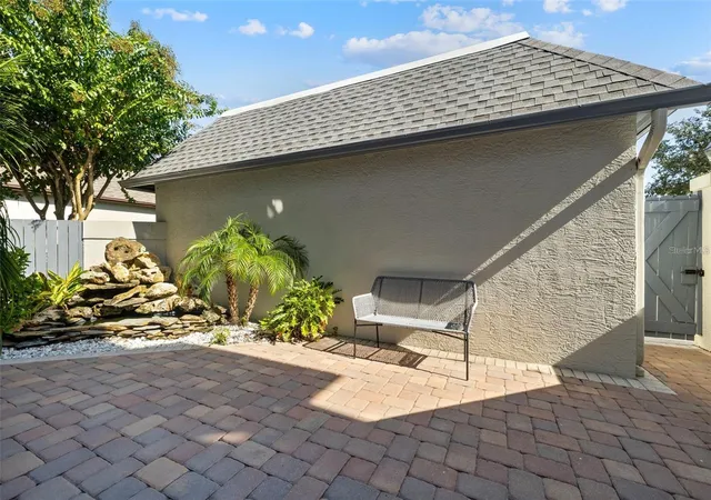 4th image of 18756 Wimbledon Cir, LUTZ, FL 33558