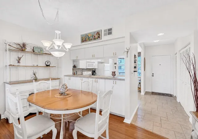 Photo 3 of Condo for sale at 6475 Shoreline Dr #5102, Saint Petersburg, FL 33708 | MLS# TB8480210 | Listing updated on 2026-10-14