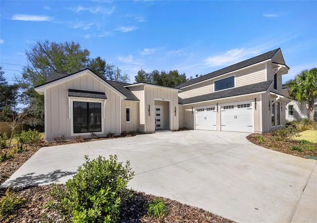 Photo 2 of Single family home for sale at 1044 Sw 120th Drive, Gainesville, FL 32607 | MLS# A4683873 | Listing updated on 2026-09-21