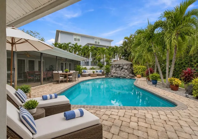 Single family home for sale at 5104 W San Jose St, TAMPA, FL 33629 | MLS# TB8480215 | Listing updated on 2026-10-09