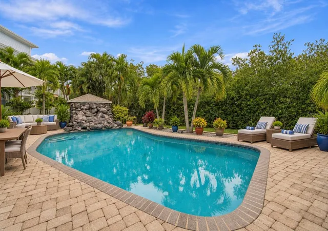 Single family home for sale at 5104 W San Jose St, TAMPA, FL 33629 | MLS# TB8480215 | Listing updated on 2026-10-09