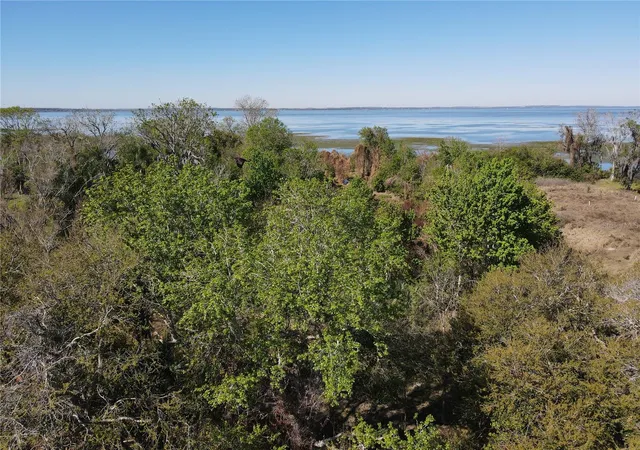 Photo 2 of Sale Pending at 1401 N Fullers Cross Rd, Winter Garden, FL 34787 | MLS# O6385497 | Listing updated on 2026-08-11