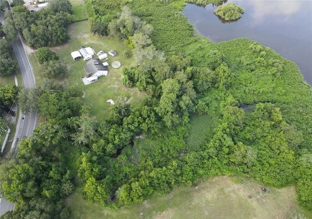 Photo 3 of Sale Pending at 1401 N Fullers Cross Rd, Winter Garden, FL 34787 | MLS# O6385497 | Listing updated on 2026-08-11
