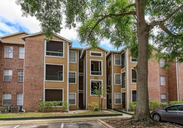 Homes for sale in Orlando, FL | 4200 Thornbriar Ln #E305, Orlando, FL 32822 | MLS# S5144558