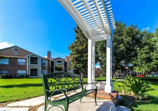 Homes for sale in Orlando, FL | 4200 Thornbriar Ln #E305, Orlando, FL 32822 | MLS# S5144558