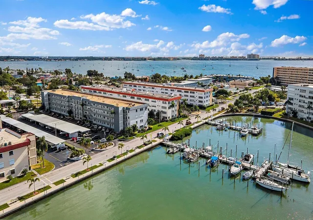 Homes for sale in Gulfport, FL | 3128 59th Street, Gulfport, FL 33707 | Houzeo
