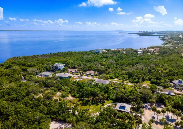 5th image of 681 Gulf Bay Rd, Longboat Key, FL 34228 | MLS# A4683898