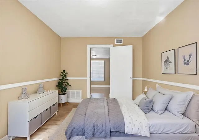 Photo 4 of Sale Pending at 15908 Bridgewater Ln, Tampa, FL 33624 | MLS# O6385516 | Listing updated on 2026-10-02