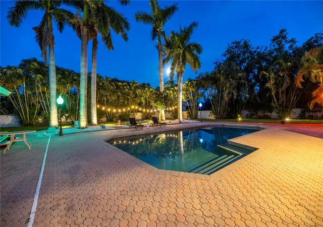 Photo 3 of Mansion for sale at 4930 Sandpiper Ln S, St Petersburg, FL 33711 | MLS# TB8480282 | Listing updated on 2026-08-17