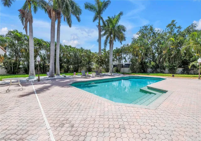 Photo 3 of Single family home for sale at 4930 Sandpiper Ln S, St Petersburg, FL 33711 | MLS# TB8480282 | Listing updated on 2026-08-17