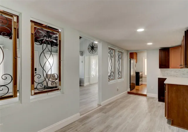 4th image of 425 N Oleander Ave, Daytona Beach, FL 32118 | MLS# S5144567