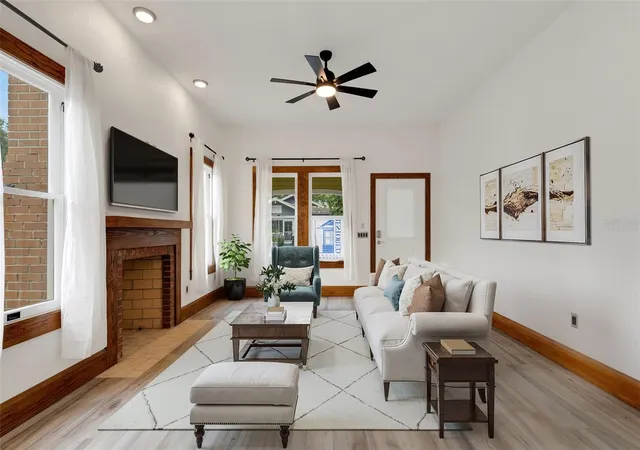Photo 2 of Single family home for sale at 711 E Lime St, Lakeland, FL 33801 | MLS# L4959740 | Listing updated on 2026-08-20