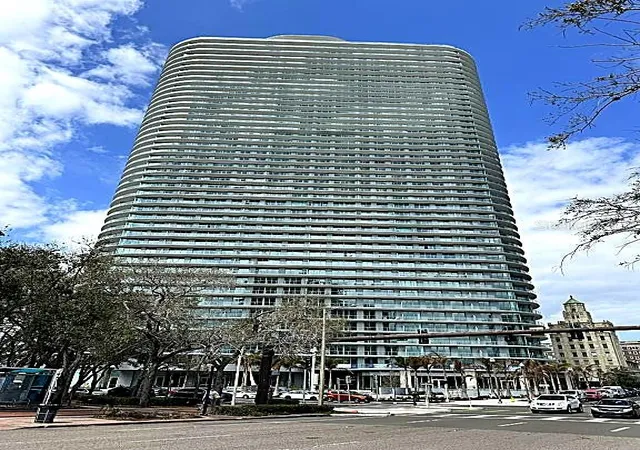 Photo 1 of Condo for sale at 400 Central Ave #2603, Saint Petersburg, FL 33701 | MLS# OM719590 | Listing updated on 2026-10-09