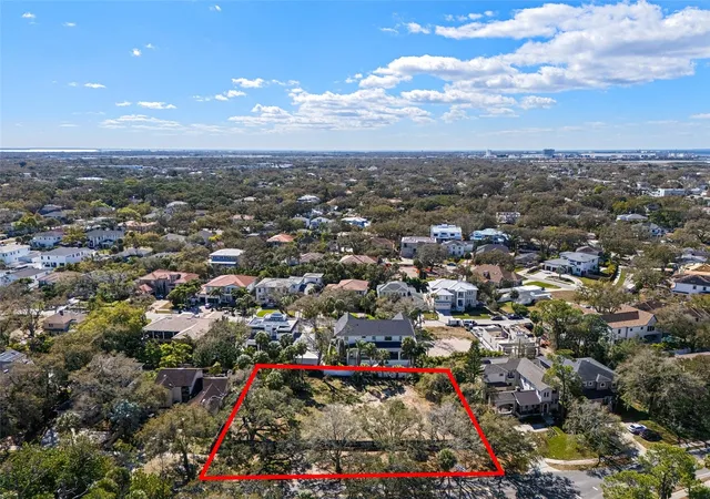 Photo 1 of Sale Pending at 4628 W Bay To Blvd, Tampa, FL 33629 | MLS# TB8480340 | Listing updated on 2026-09-21