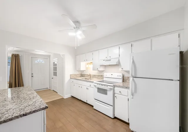 Listing Photo 5 - Condo for sale in building located at 3775 59Th St N, ST PETERSBURG, FL 33710 - Unit #2