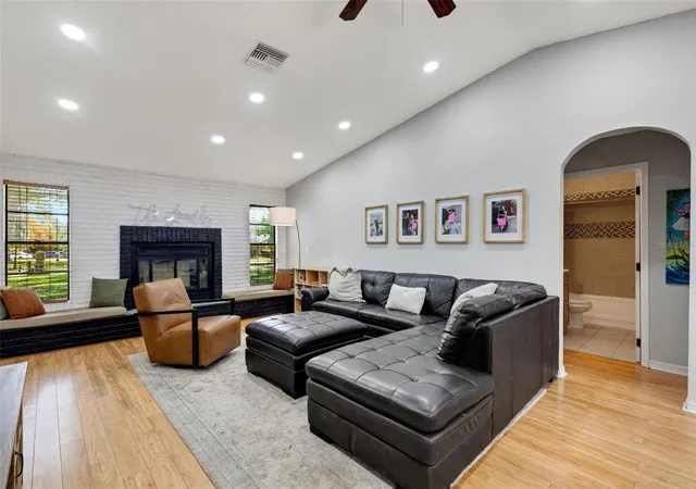 Photo 3 of Single family home for sale at 1522 Eckart Dr, Winter Haven, FL 33881 | MLS# L4959745 | Listing updated on 2026-08-13