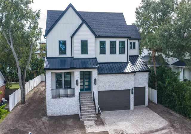 Photo 1 of Mansion for sale at 4906 W Estrella St, Tampa, FL 33629 | MLS# TB8480385 | Listing updated on 2026-10-08