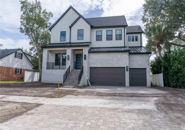 Photo 2 of Mansion for sale at 4906 W Estrella St, Tampa, FL 33629 | MLS# TB8480385 | Listing updated on 2026-10-08