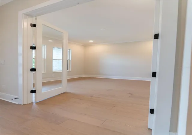 Photo 3 of Single family home for sale at 4906 W Estrella St, Tampa, FL 33629 | MLS# TB8480385 | Listing updated on 2026-10-08