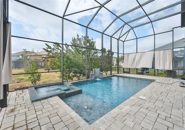 4th image of 10039 Smarty Jones Dr, Ruskin, FL 33573 | MLS# TB8480417