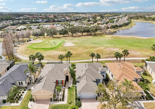 3rd image of 819 Regal Manor Wy, Sun City Center, FL 33573 | MLS# TB8480425