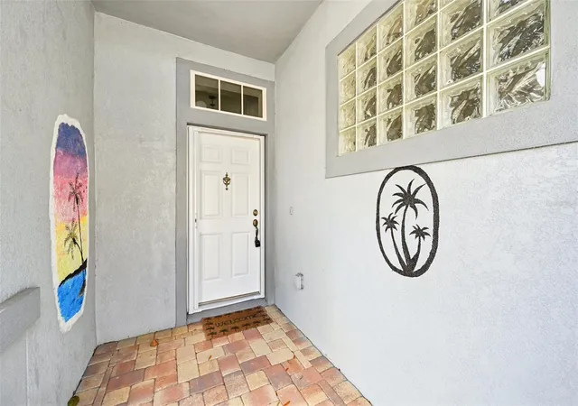 4th image of 819 Regal Manor Wy, Sun City Center, FL 33573 | MLS# TB8480425