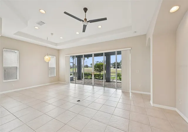 5th image of 819 Regal Manor Wy, Sun City Center, FL 33573 | MLS# TB8480425