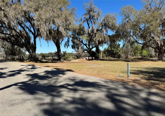 Photo 4 of Manufactured home for sale at 5525 W Evans St, Coleman, FL 33521 | MLS# G5108764 | Listing updated on 2026-07-24