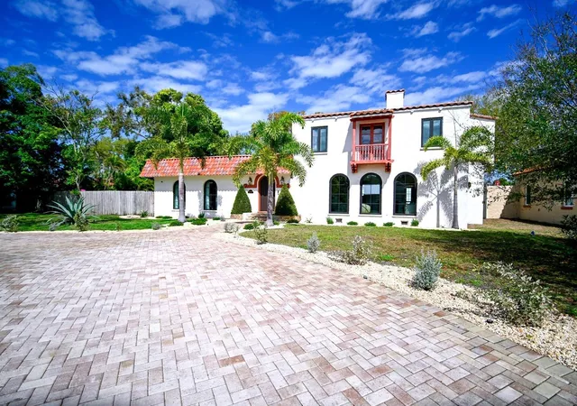 2nd image of 6251 10th Ave S, Gulfport, FL 33707 | MLS# A4684006