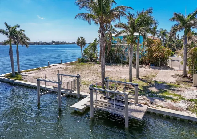 image of 407 20th Pl, Bradenton Beach, FL 34217 | MLS# A4684008