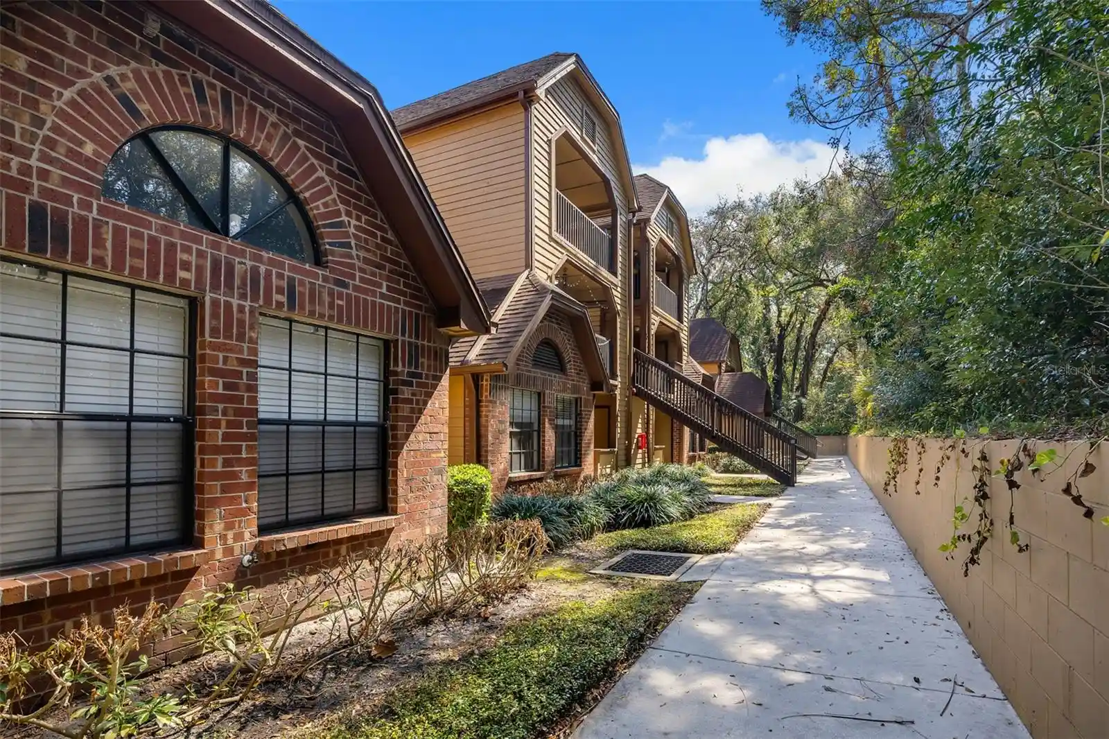 Listing Photo 2 - Condo for sale in 485 Forestway Cir located at 485 Forestway Cir, Altamonte Springs, FL 32701 - Unit #106
