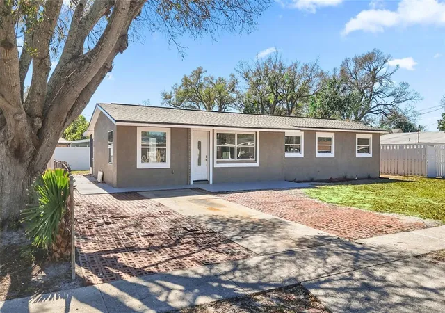Homes for sale in Tampa, FL | 4418 W Fairview Hts, Tampa, FL 33616 | MLS# TB8480574