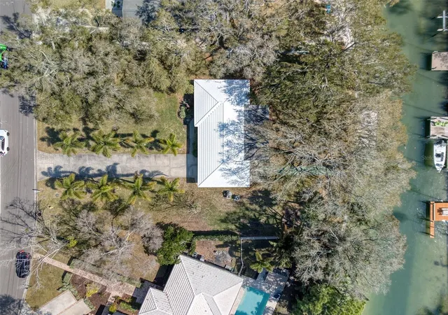 Photo 4 of Land for sale at 5 Shore Dr, Dunedin, FL 34698 | MLS# TB8480592 | Listing updated on 2026-10-13