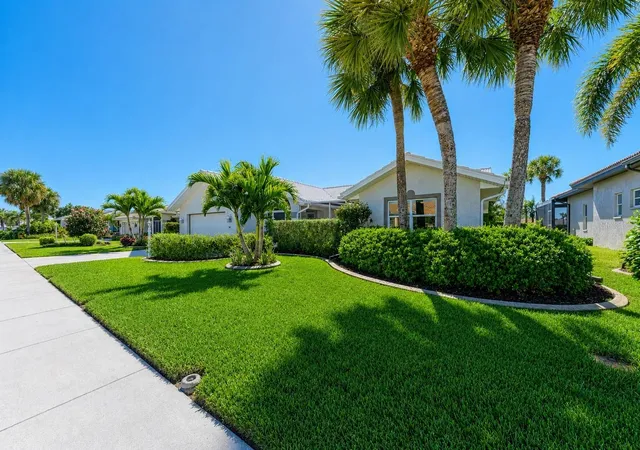 Photo 3 of Single family home for sale at 1679 Valley Dr, Venice, FL 34292 | MLS# A4684031 | Listing updated on 2026-08-12