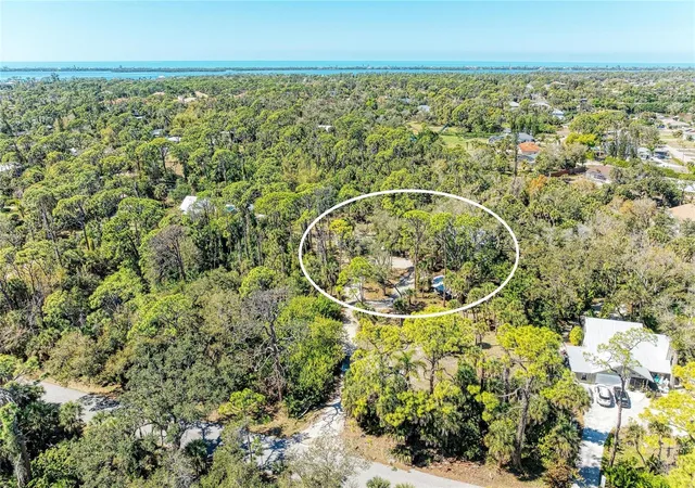 2nd image of 820 N Elm St, Englewood, FL 34223 | MLS# A4684053