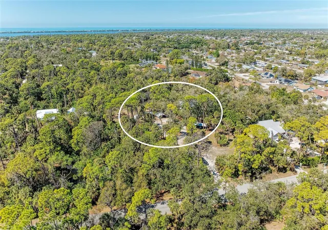 4th image of 820 N Elm St, Englewood, FL 34223 | MLS# A4684053